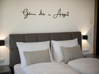 Alpine apartment with dream view & garden feeling - 2