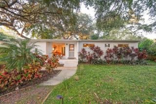Midcentury Bungalow with hot tub-walk to amphitheater and downtown - 9