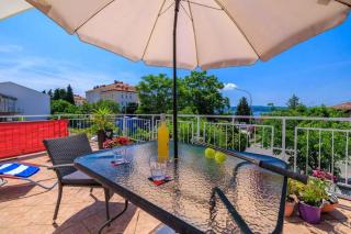 Apartments in Crikvenica 5557 - 2