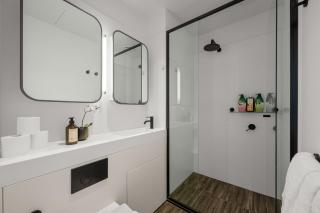 WOW Apartment on Elizabeth Victoria One - 1