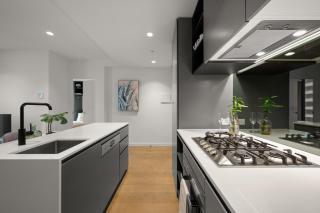 WOW Apartment on Elizabeth Victoria One - 7