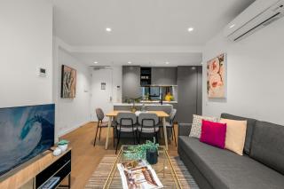 WOW Apartment on Elizabeth Victoria One - 9