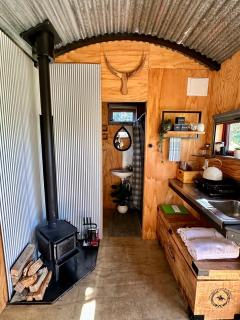 Waiata Shepherds Hut- Off Grid retreat - 4