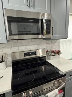 Cozy Retreat Near EWR with NYC access - 5