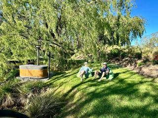 Waiata Shepherds Hut- Off Grid retreat - 9