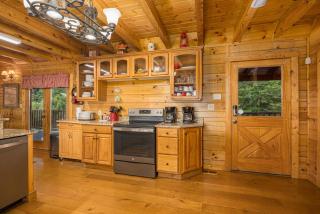 4 King Suites, Bunk Room, Hot Tub MTN Views! - 9