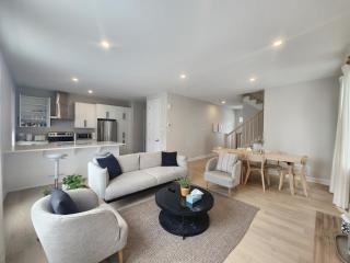 Spacious Family Home in Barrhaven - 9