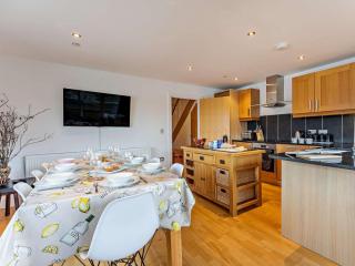 4 Bed in East Cowes 94556 - 2