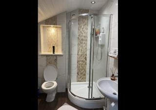 Cozy Minimalist bedroom with king sized bed - 7