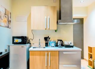 Luxe Makati Staycation with Pool, Spa & City Views - 2