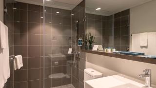 Aruga Apartments by Rockwell Makati - 2