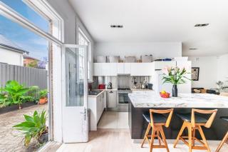 Stylish Bright Urban House with Outdoor Living - 2