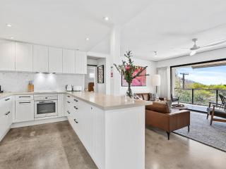 Oceanbreeze - Sunshine Beach Ocean Views - 1