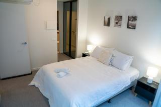 Home in the Sky 2BR,2BA with City Views,Pool & Gym - 1