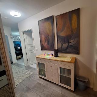 Modern & Cozy 2-Bedroom Apartment near City Center - 6