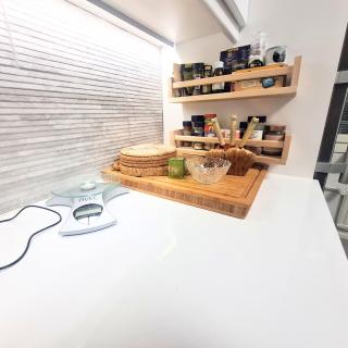 Modern & Cozy 2-Bedroom Apartment near City Center - 4