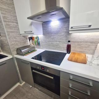 Modern & Cozy 2-Bedroom Apartment near City Center - 1