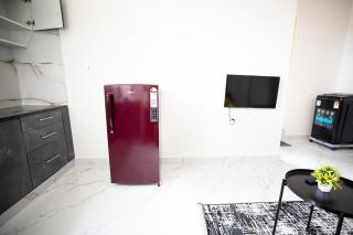 1BHK 2km From Hosa Road Metro with lift 201B - Bangalore - 5