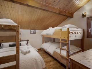 Chalet Savoyard avec Wifi, Parking, jusqu'à 13 personnes - FR-1-568-59 - 1