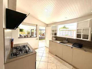 Villa Bel'vi Martinique Pool and Garden - 2