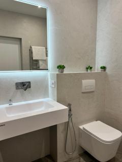 Апартаменти в районі автовокзалу,поруч обласна лікарня,є парковка,автономне опалення - 4