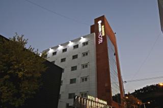 Modern Business Hotel - 9