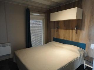 Chalet neuf avec piscine couverte, proche mer, calme et sécurisé - 6 personnes - FR-1-777-8 - 5