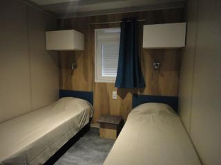 Chalet neuf avec piscine couverte, proche mer, calme et sécurisé - 6 personnes - FR-1-777-8 - 4