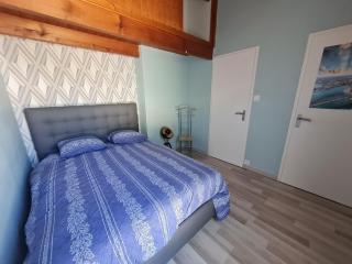 Maison avec Piscine Chauffée, Proche Mer et Commerces, pour 4/5 Pers., Animaux Admis - FR-1-777-22 - 2