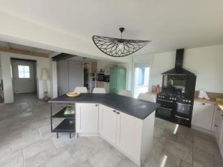 Maison rénovée avec piscine chauffée, grand terrain, proche plage et centre - calme assuré - FR-1-777-24 - 4