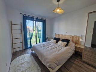 Belle Maison 2024, 4 Chambres pour 8, Animaux Admis, Parking - FR-1-777-43 - 3