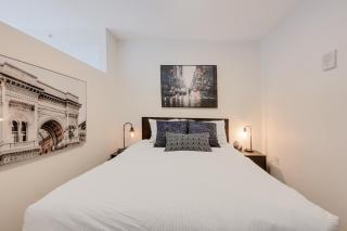 Chic & Modern Apartment In The Heart Of Downtown - 1