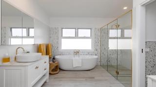 Waterfront, Renovated, Walk To Ettalong - 1