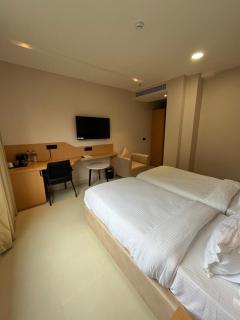 Hotel Nirvana Nest - 1