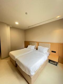 Hotel Nirvana Nest - 0