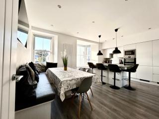 Tenby Heights, 5 en-suites, Parking & Garden - 8