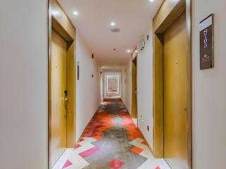 Borrman Hotel Huizhou West Lake Shuidong Street - 3