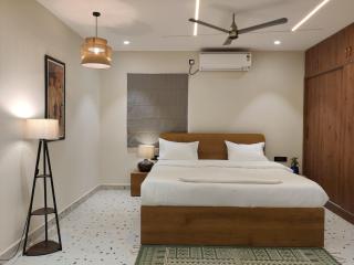Premium 4BHK OneOfAKind Stays - Hyderabad - 4
