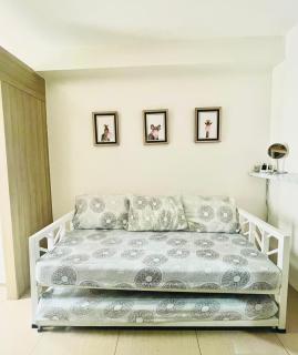 1 bedroom near MOA NAIA with parking slot included pls send valid ids of guests after booking - 7