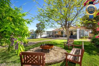 Delamere - Pet Friendly with Fireplace & Firepit - 0