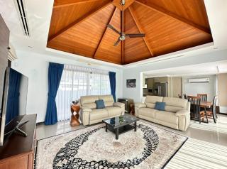 Luxury 3 Bedroom BOTANICA Villa with Private Pool Monthly Stays and just mins to Boat Avenue plus Beaches - 5