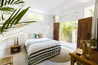 Black Sands Villa Echo Beach - 8