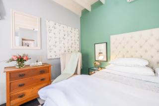 Victorian Style Garden Room , Paarl Central - 8