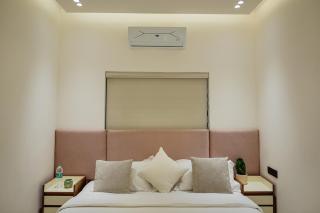 Royale Suites - 1 BHK Serviced Apartment - Kadayirippu - 2