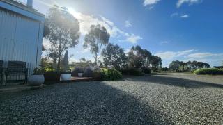 Magpie and Stump Hotel 'Nest Accommodation' - 6