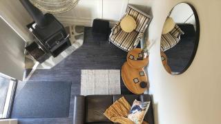 Magpie and Stump Hotel 'Nest Accommodation' - 2