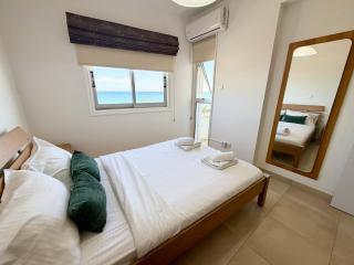 Golden Nest by the Sea - 4