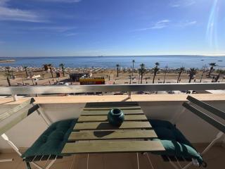 Golden Nest by the Sea - 0