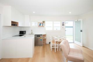 Cove at Redcliffe - Modern Coastal Hideaway - 3