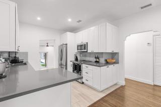 Luxury 3BR Villa Near Beaches & Miami Hotspots - Miami - 1